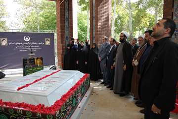 مراسم رونمایی از یادمان شهدای گمنام